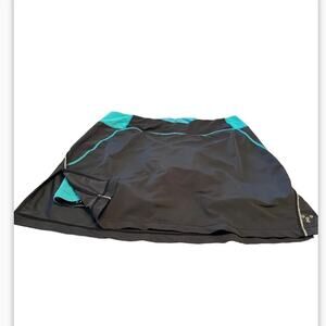 Trayl padded cycling skorts, size Large